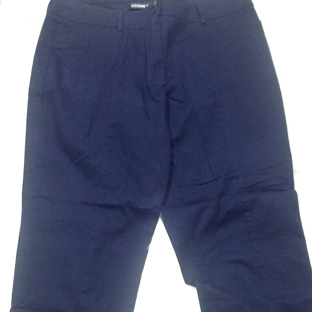 Gollehaug navy blue cotton capris. Size 14